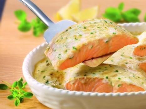 Si të gatuaj salmon coho në furrë: receta origjinale
